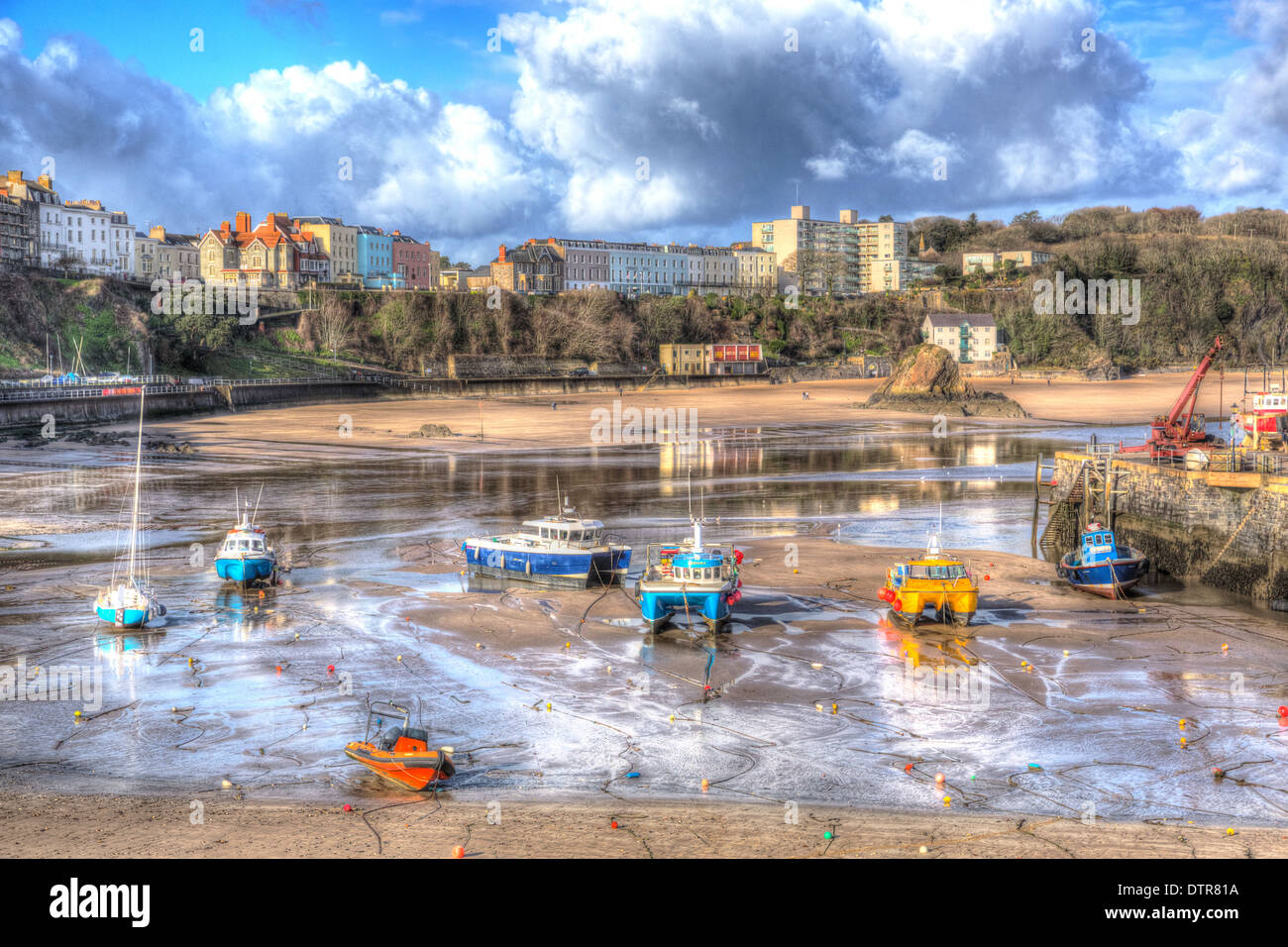 Tenby Pembrokeshire Wales Walisisch Altstadt auf Westseite der Carmarthen Bay wie Gemälde in HDR Stockfoto