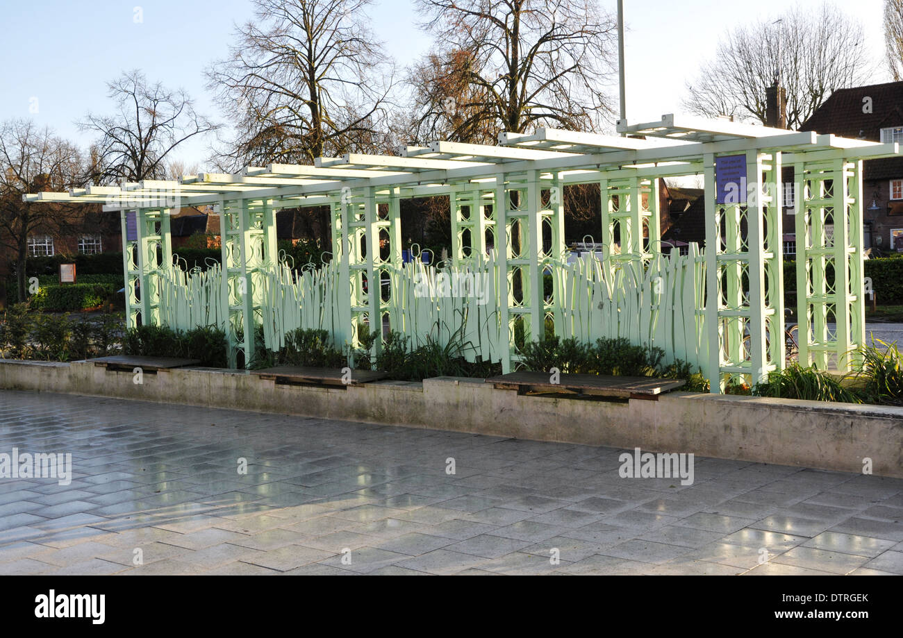 Welwyn Garden City Stadtzentrum mit der Fußgängerzone. Stockfoto