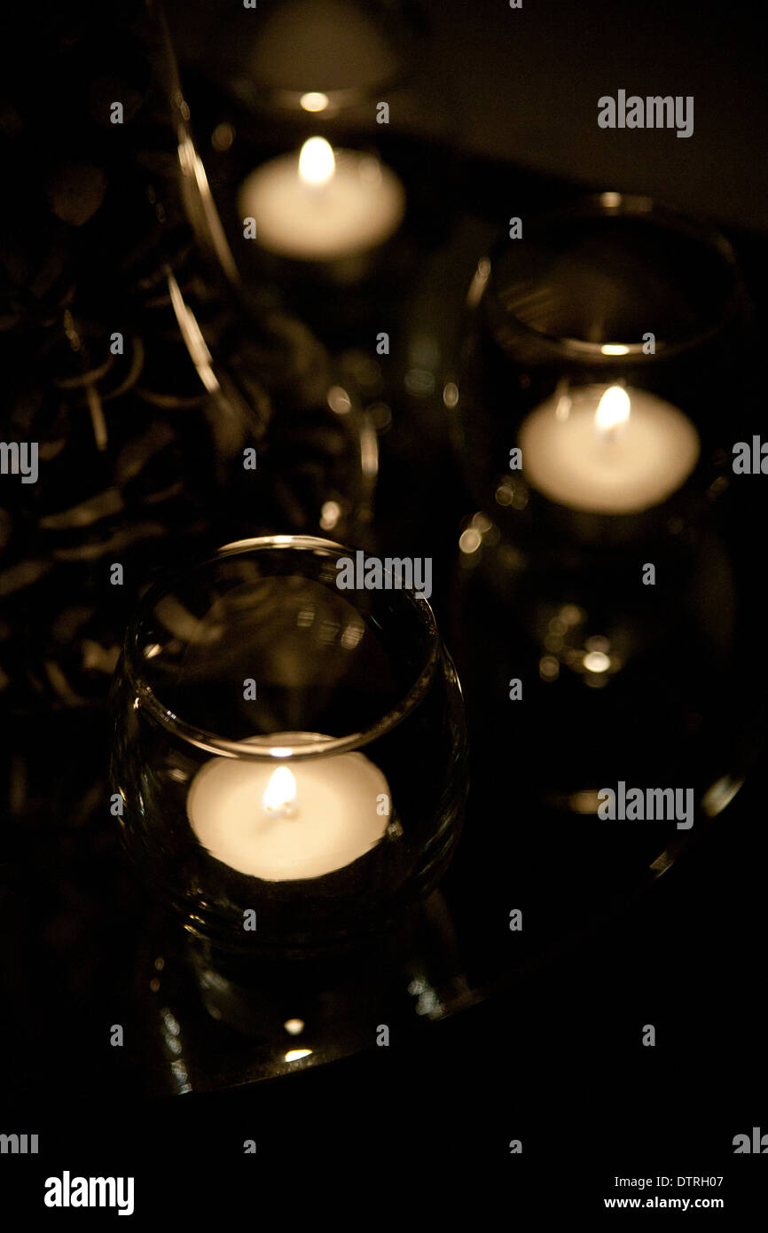 Kerze und Humbug Tischdekoration bei einer Hochzeit Stockfoto