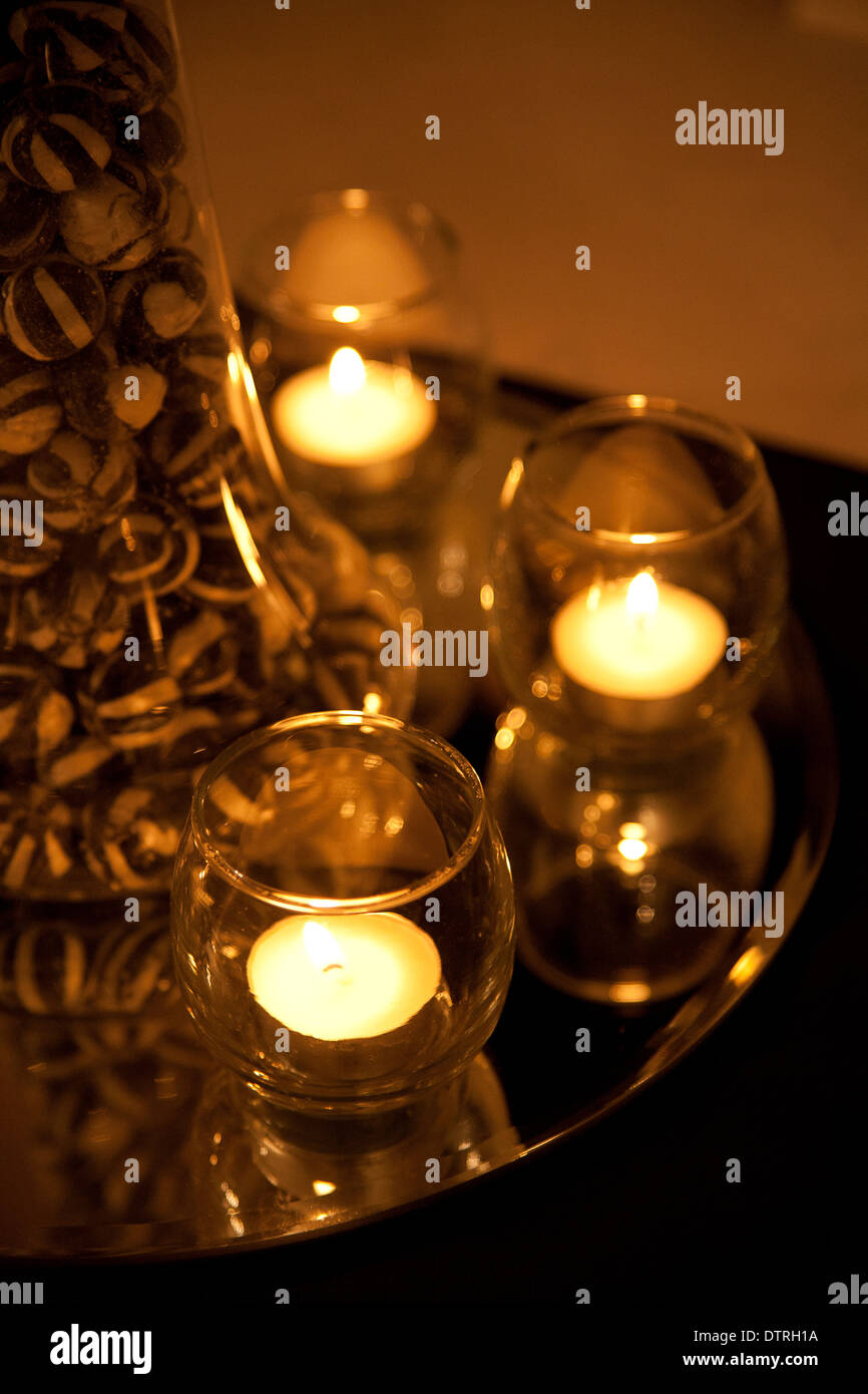 Kerze und Humbug Tischdekoration bei einer Hochzeit Stockfoto