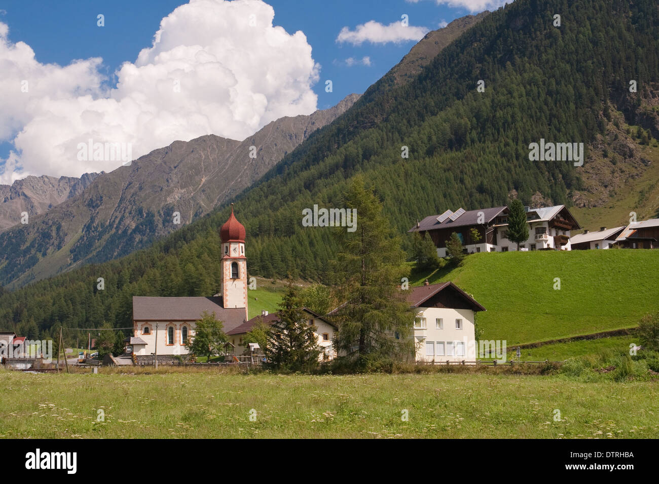Dorf von Niederthai in Nord-Tirol, Österreich. Stockfoto