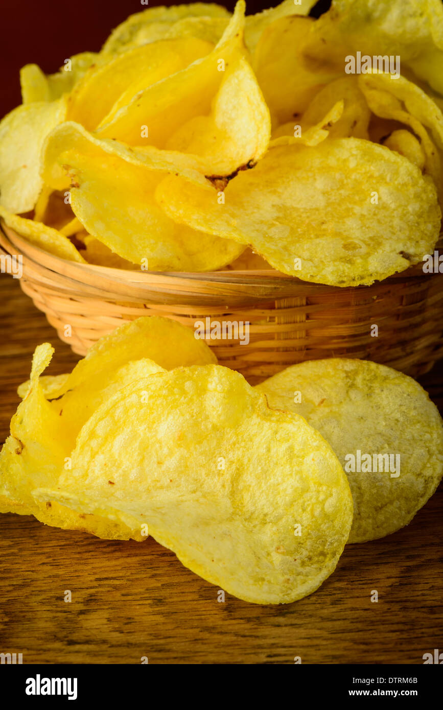 Stillleben mit traditionellen Kartoffelchips Snack Nahaufnahme detail Stockfoto