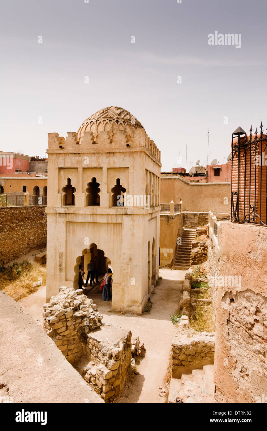 Almoravid Koubba (Dôme Les Almoravides), Place De La Kissariat Ben Youssef in Marrakesch, Marokko. Stockfoto
