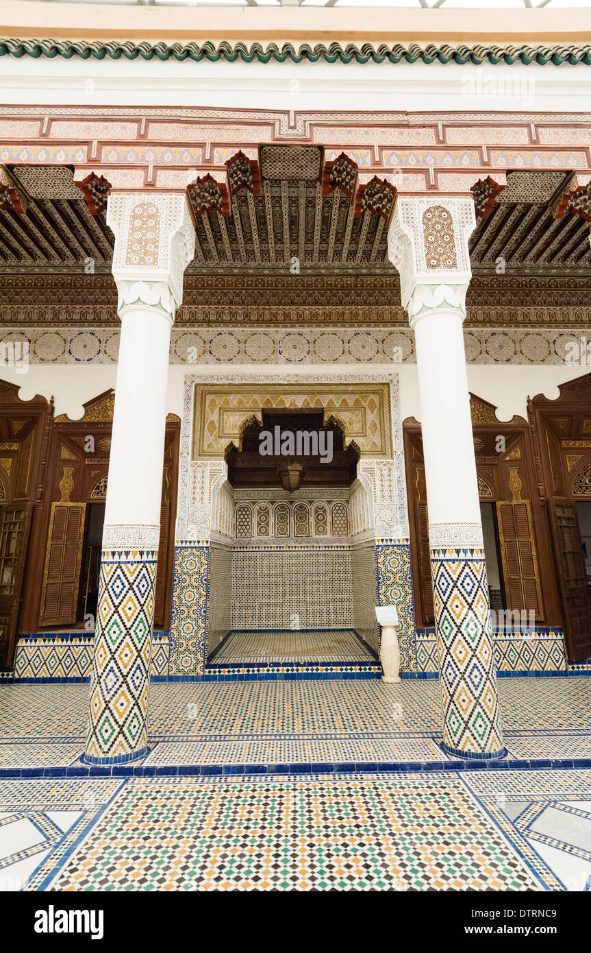 Innere des Marrakesch-Museum (Musée de Marrakech) in Marrakesch, Marokko. Stockfoto
