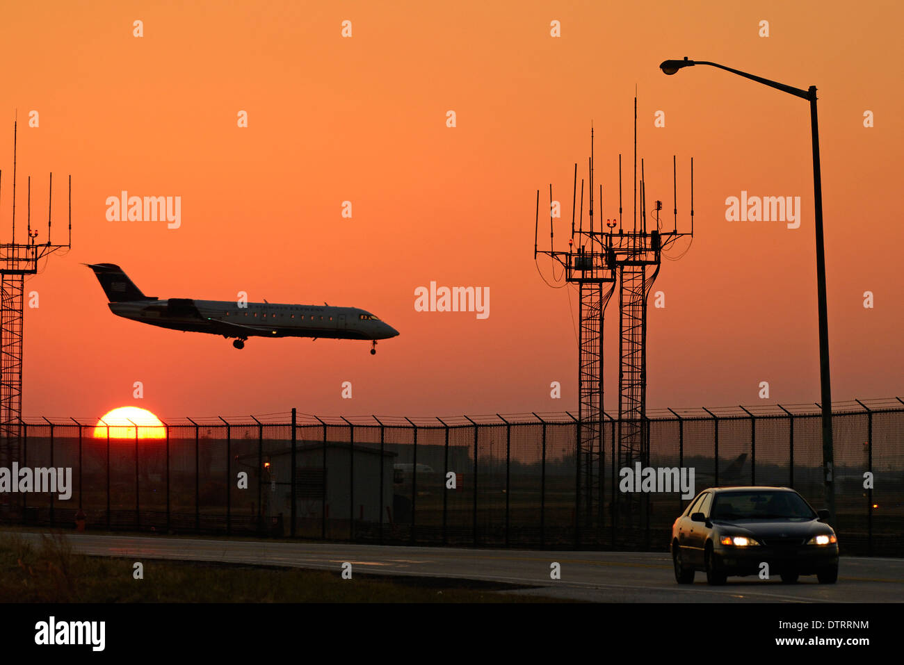 Flugverkehr am internationalen Flughafen Philadelphia, Philadelphia, Pennsylvania. Stockfoto