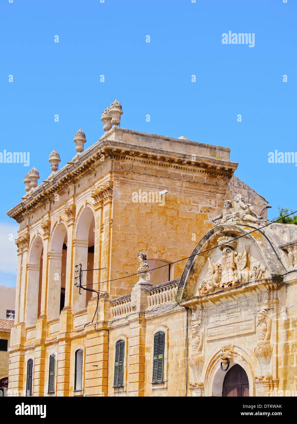 Blick auf den Jahrgang Platz in Ciutadella auf Menorca, Balearen, Spanien Stockfoto