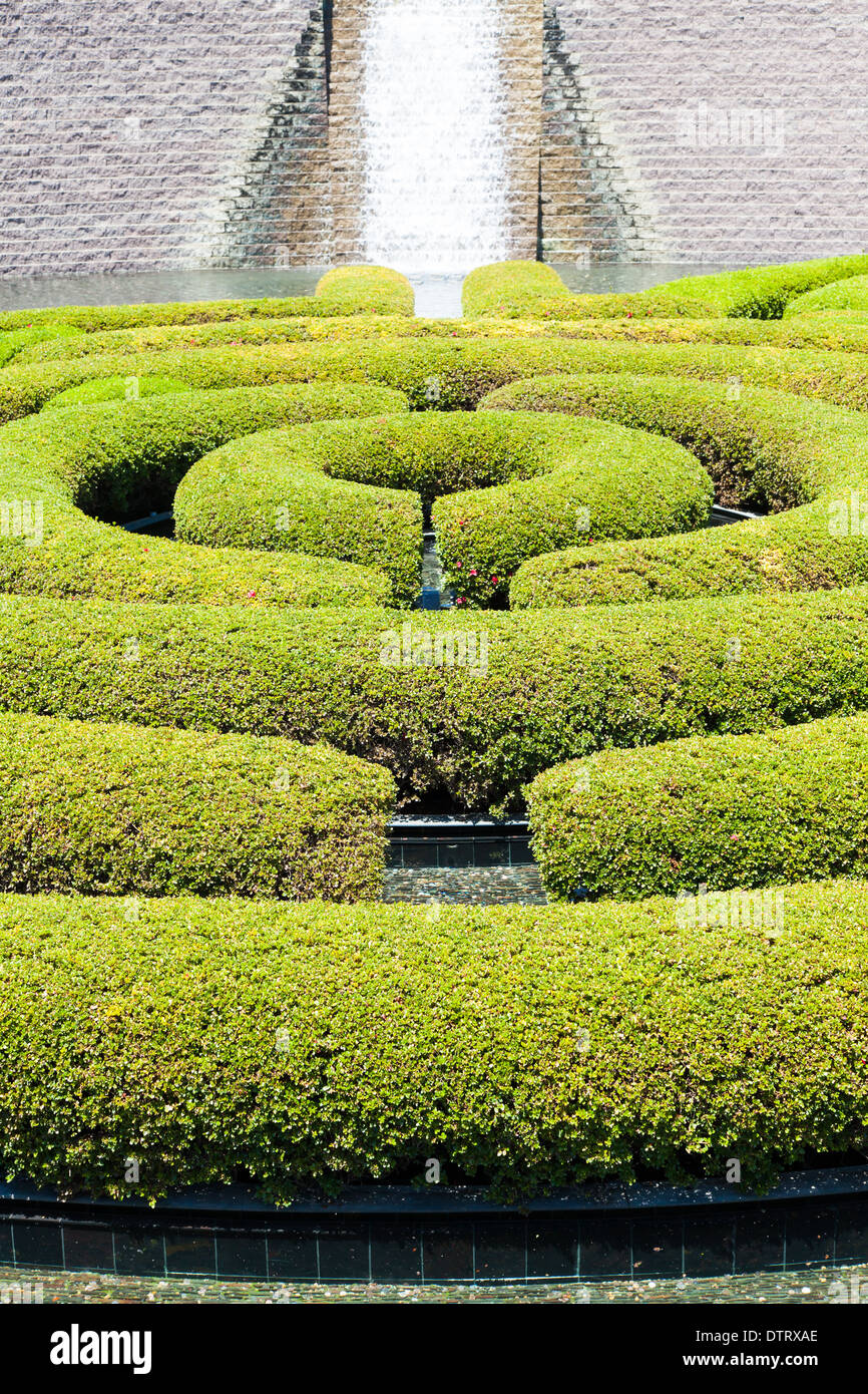 Wunderbarer Garten Labyrinth an einem sonnigen Tag Stockfoto