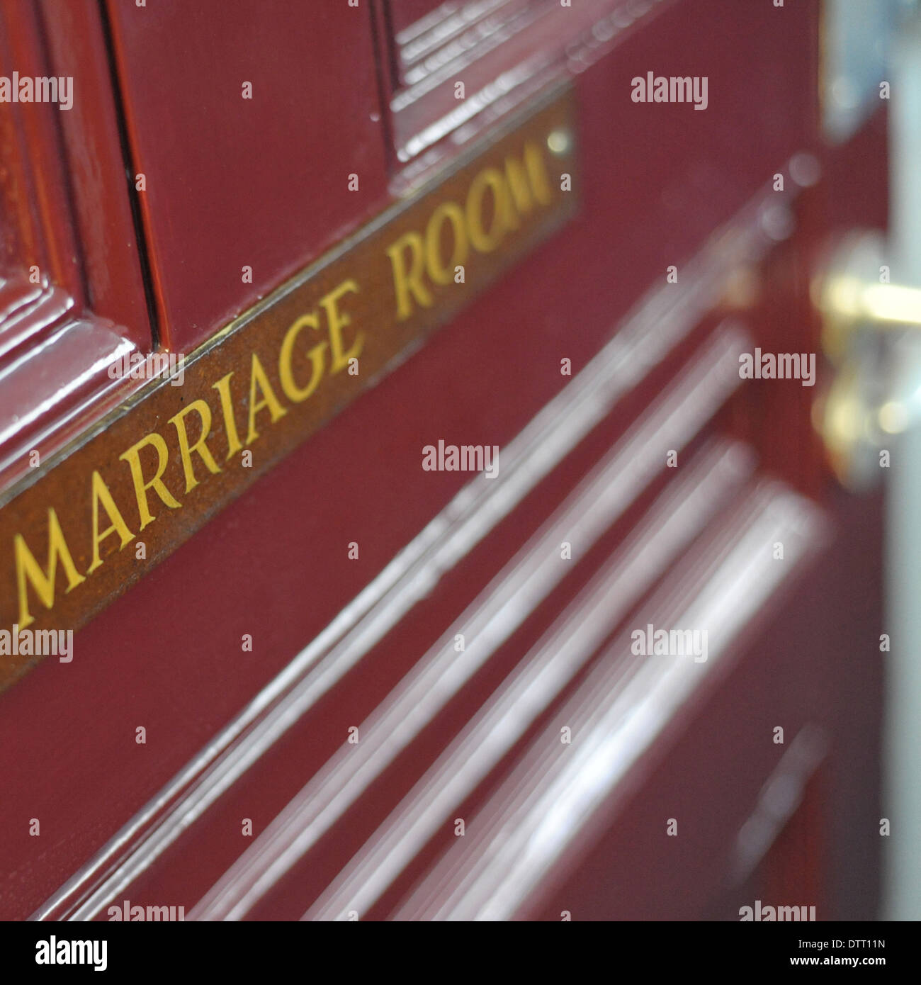 Tür zu einer Ehe Trauzimmer im Standesamt ein UK Stockfoto