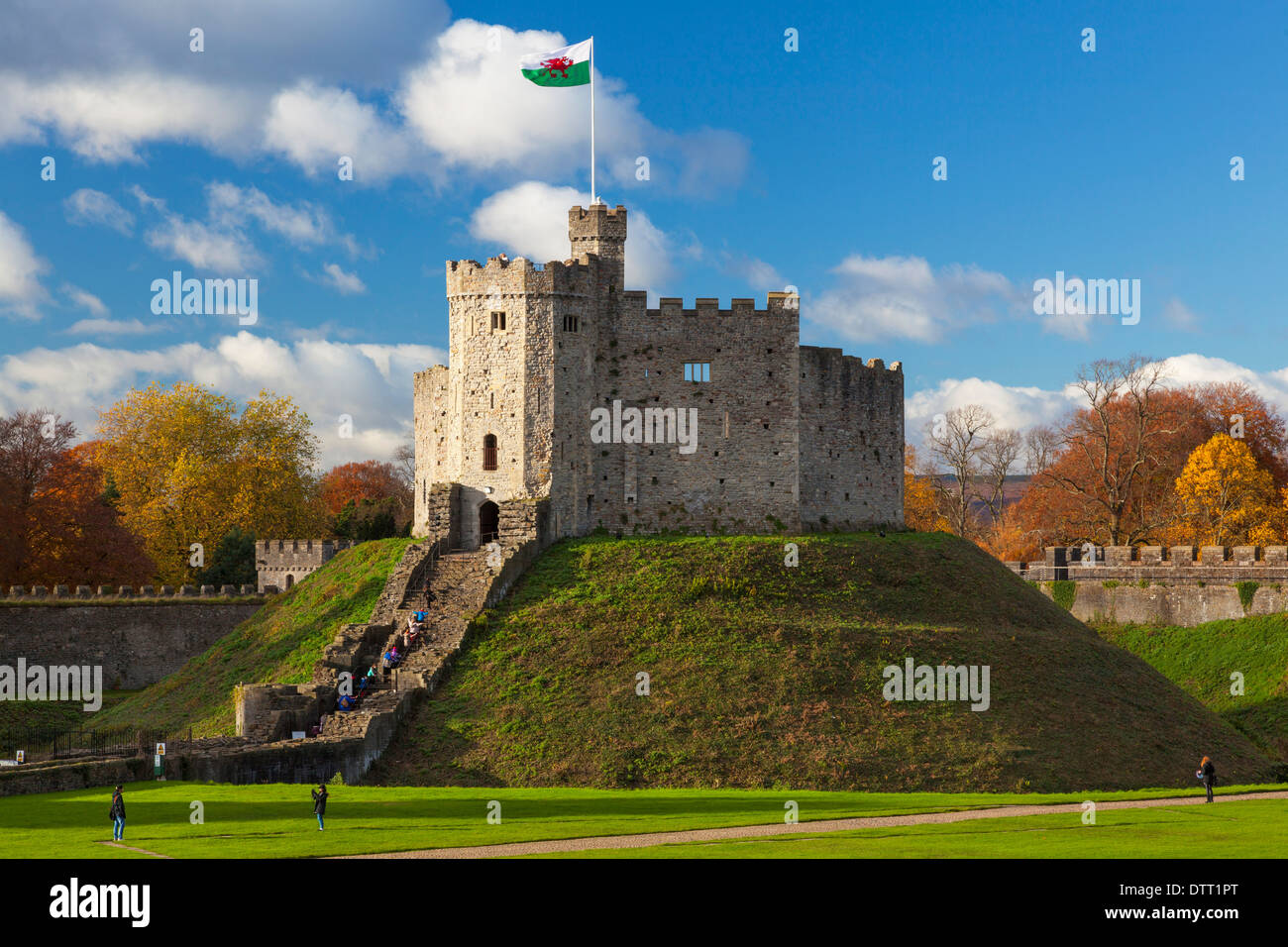 Cardiff Castle im Herbst, Norman Keep, Cardiff, Wales, Großbritannien Stockfoto