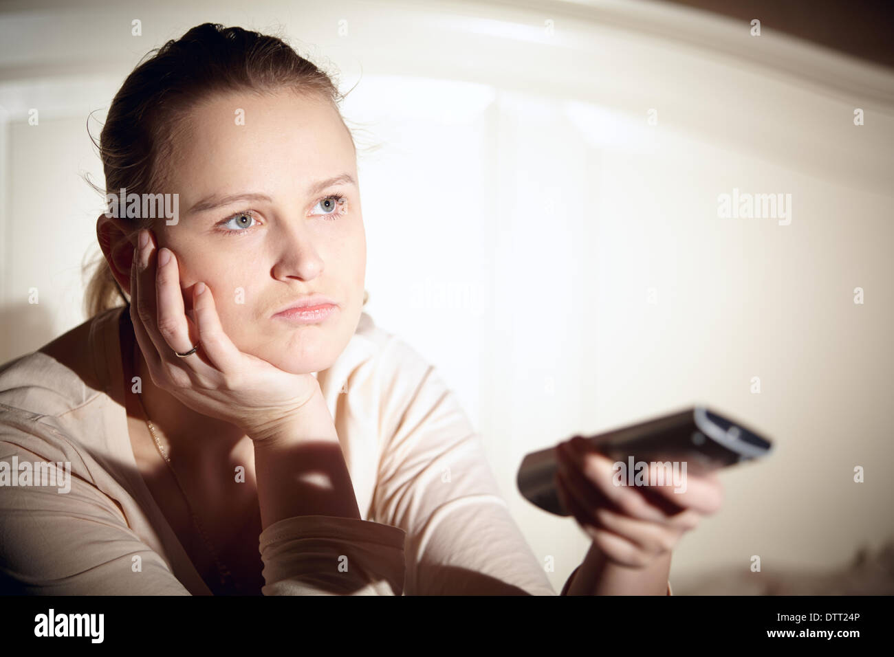 Es gibt nichts Interessantes im tv. Stockfoto