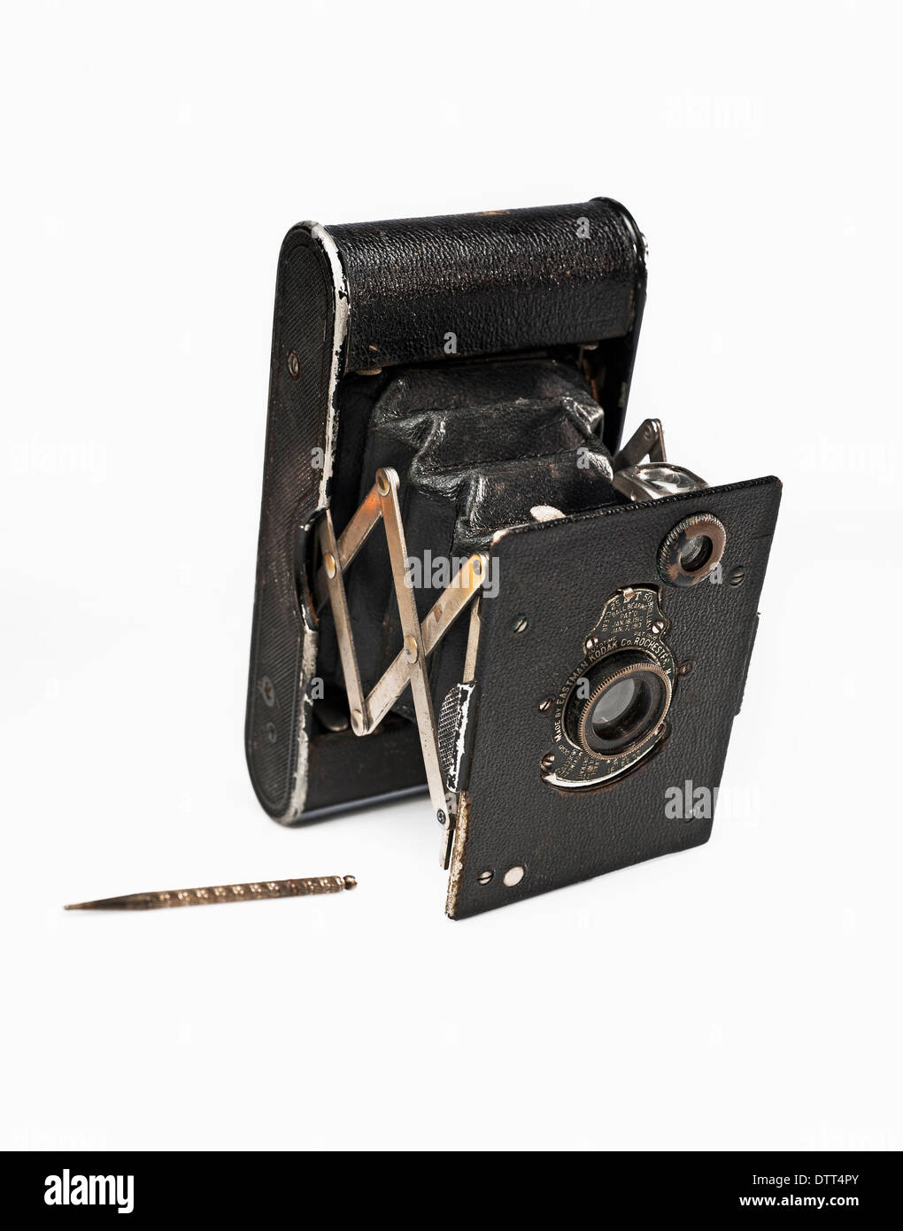 Vintage Kodak VP Autographen "Westentasche" Mini Klapp Filmkamera mit original Schreiber / vertikale Vorderansicht Stockfoto