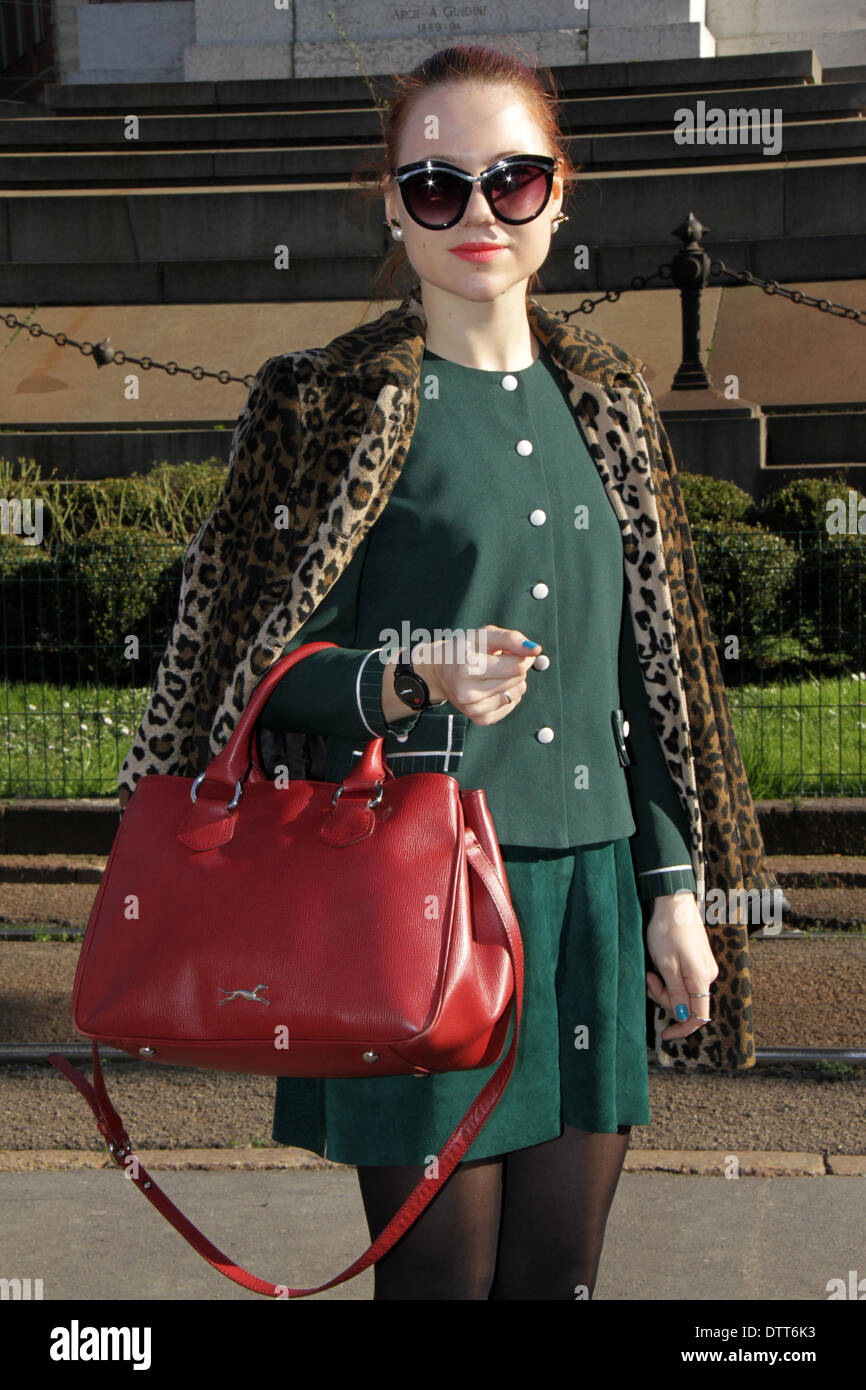 Blogger Evgeniya Gvozdeva Ankunft bei der Modenschau von Jil Sander in Milan - 22. Februar 2014 - Foto: Start-und Landebahn Manhattan/Paolo Diletto Stockfoto