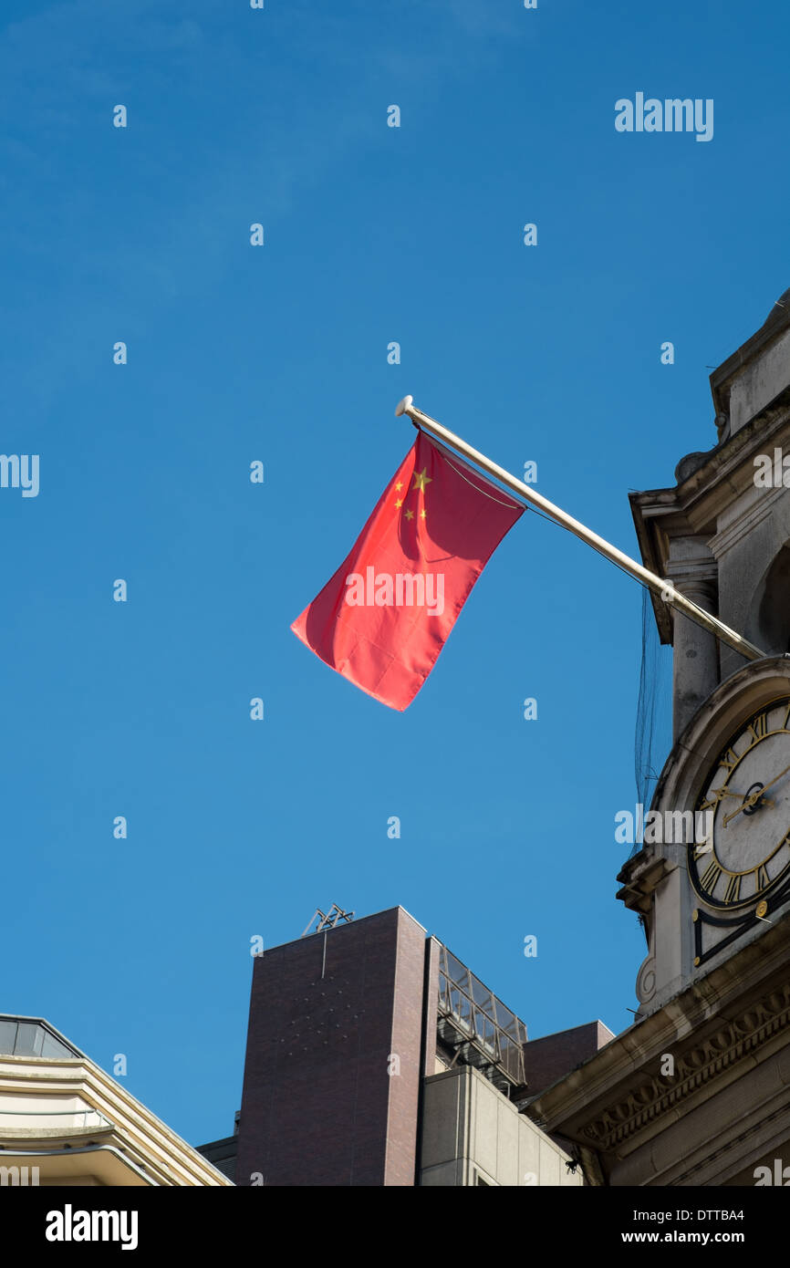 chinesische Investitionen in Birmingham chinesische Flagge fliegt fliegenden 130 Colmore Row Birmingham West Midlands England Großbritannien Stockfoto