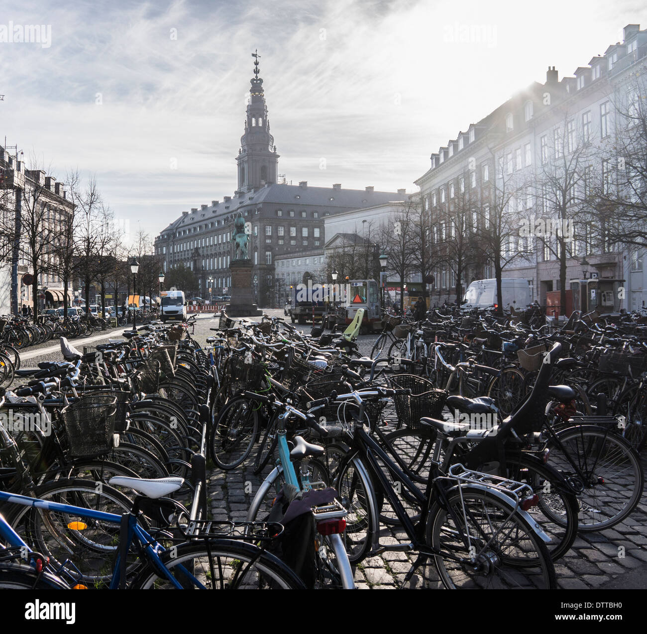 Fahrrad-Parken auf Stadtstraße, Kopenhagen, Dänemark Stockfoto