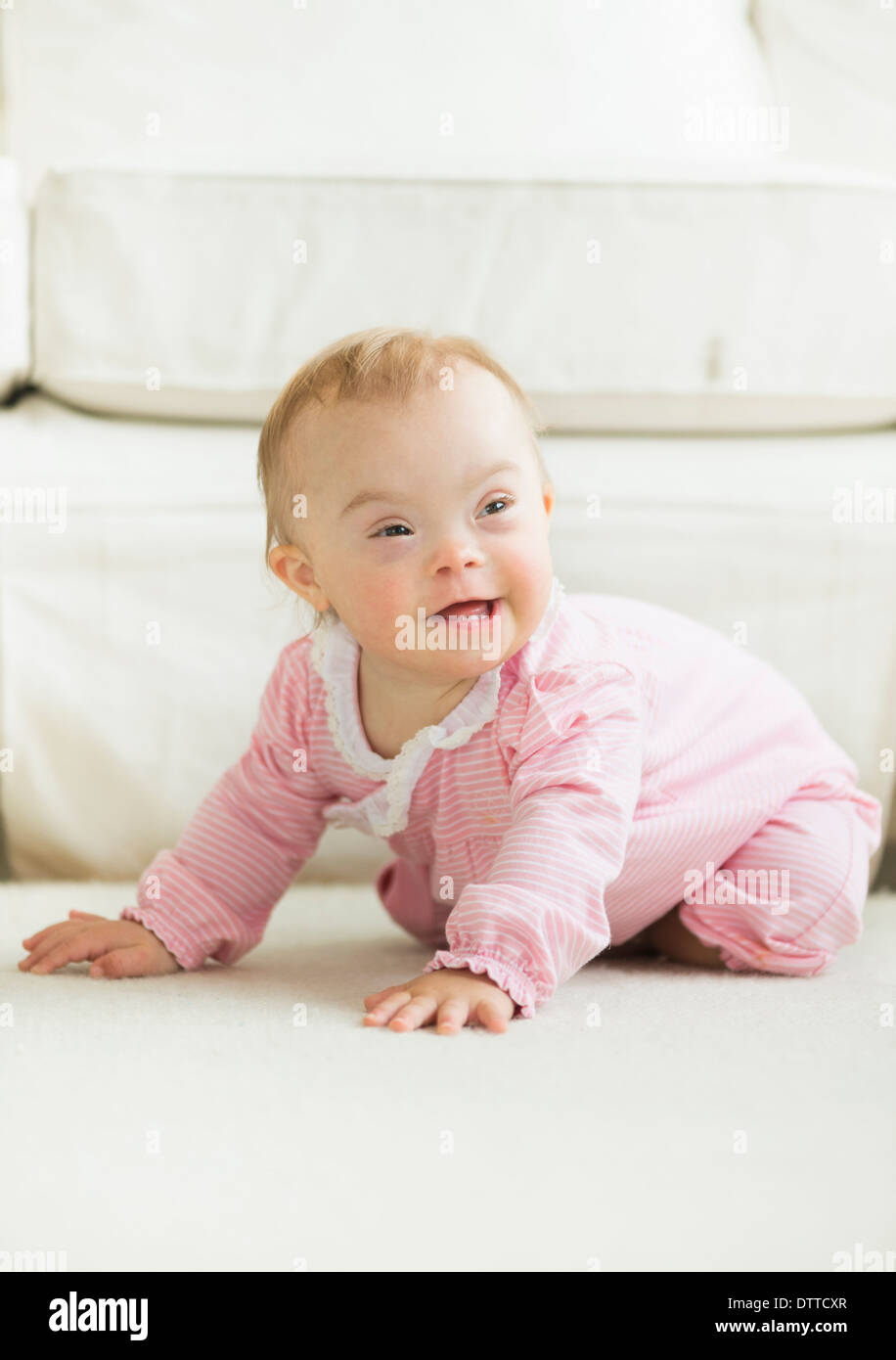 Kaukasische Mädchen mit Down-Syndrom Stockfoto