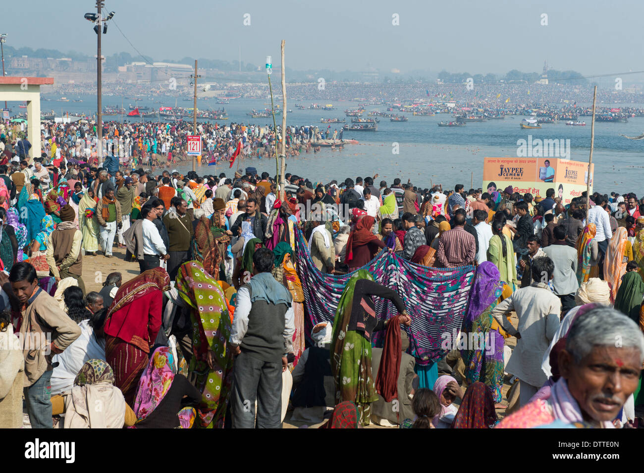 Allahabad (Indien): die Maha Kumbh Mela Masse Hindu-Wallfahrt am Ufer des Ganges (Januar 2013) Stockfoto