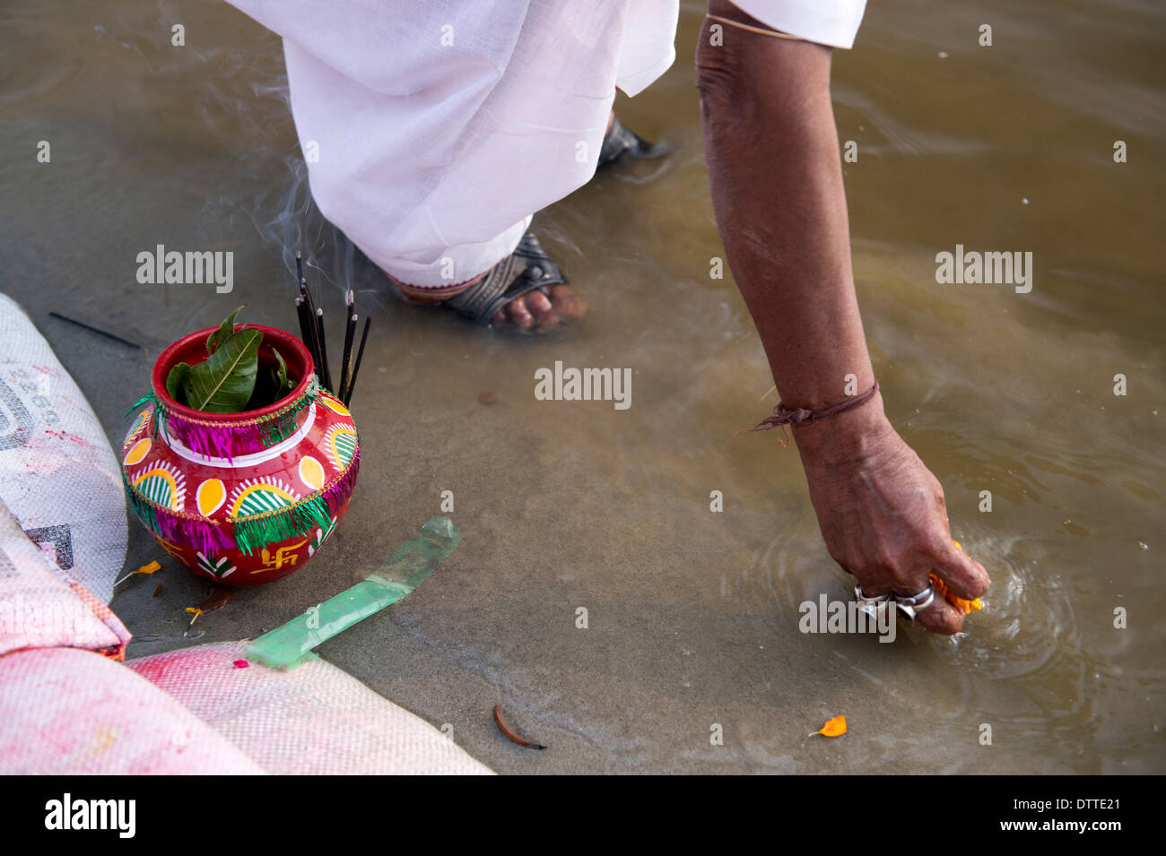 Allahabad (Indien): die Maha Kumbh Mela Masse Hindu-Wallfahrt am Ufer des Ganges (Januar 2013) Stockfoto