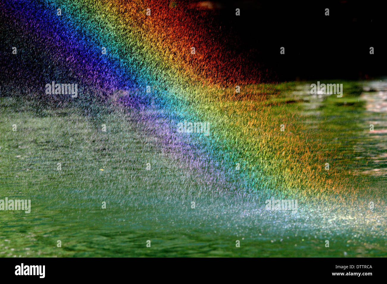 Regenbogen im Wasser Funken (Detail) Stockfoto