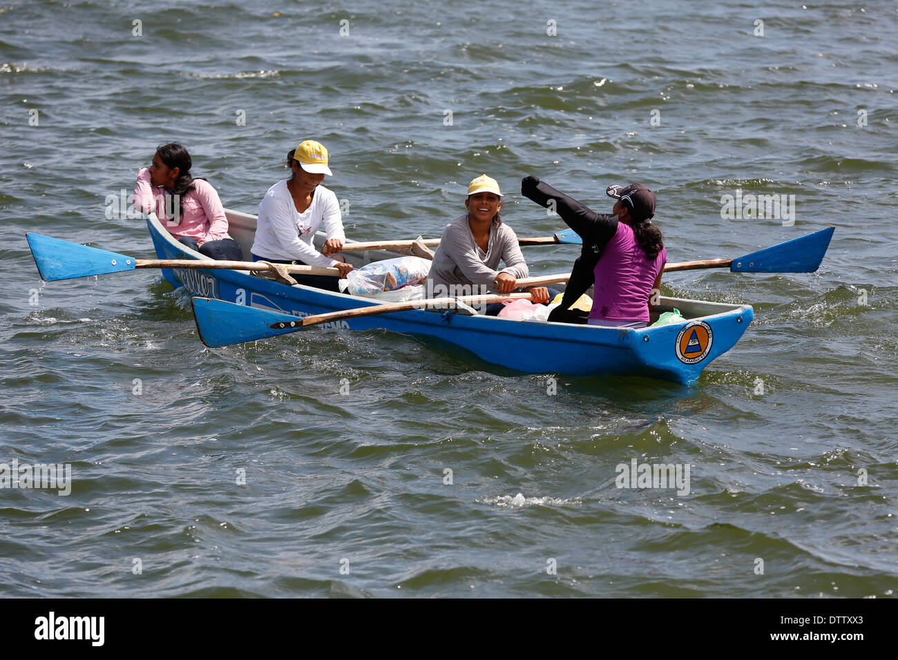 Frau nach Las Isletas, Nicaragua Rudern Stockfoto