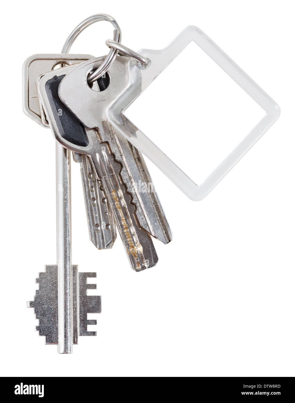 Haus Schlüsselbund am Stahlring und Schlüsselbund isoliert auf weißem Hintergrund Stockfoto