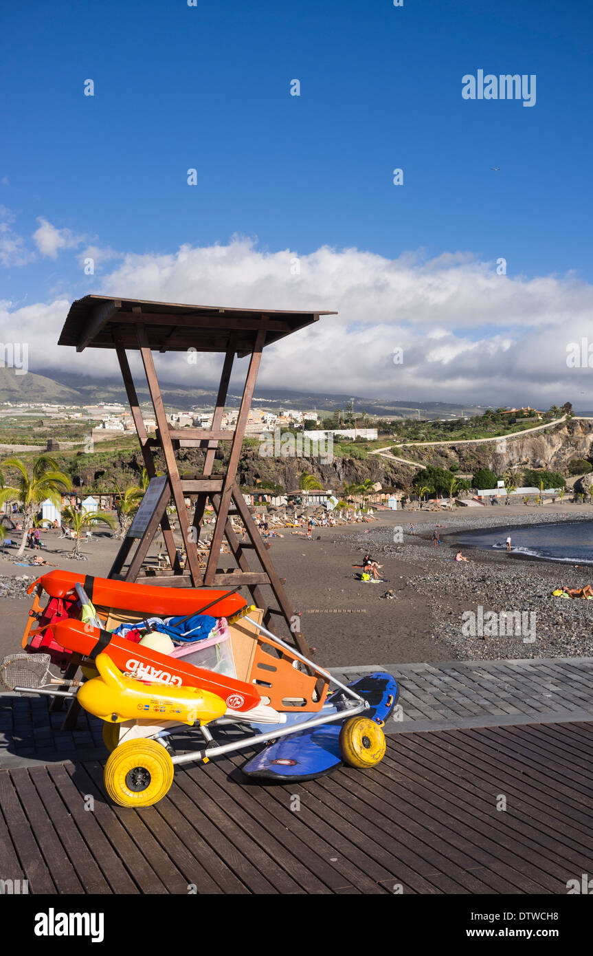 Strandwache am Strand von Playa San Juan, Teneriffa, Kanarische Inseln, Spanien. Stockfoto