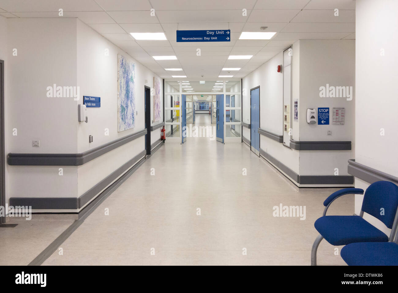 NHS Krankenhausflur, London, UK Stockfoto