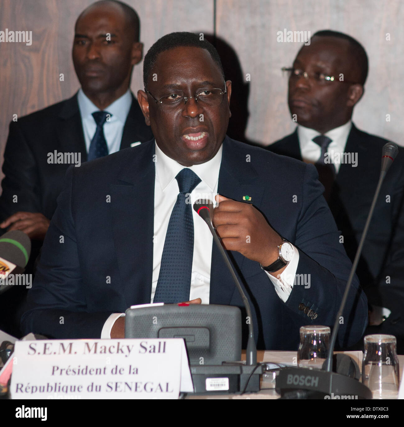 Paris, Frankreich. 24. Februar 2014. Frankreich, Paris, Weltbank Paris Office, der Präsident der Republik Senegal, Macky Sall, hält eine Pressekonferenz Credit: Laurent Poinet/Alamy Live News Stockfoto