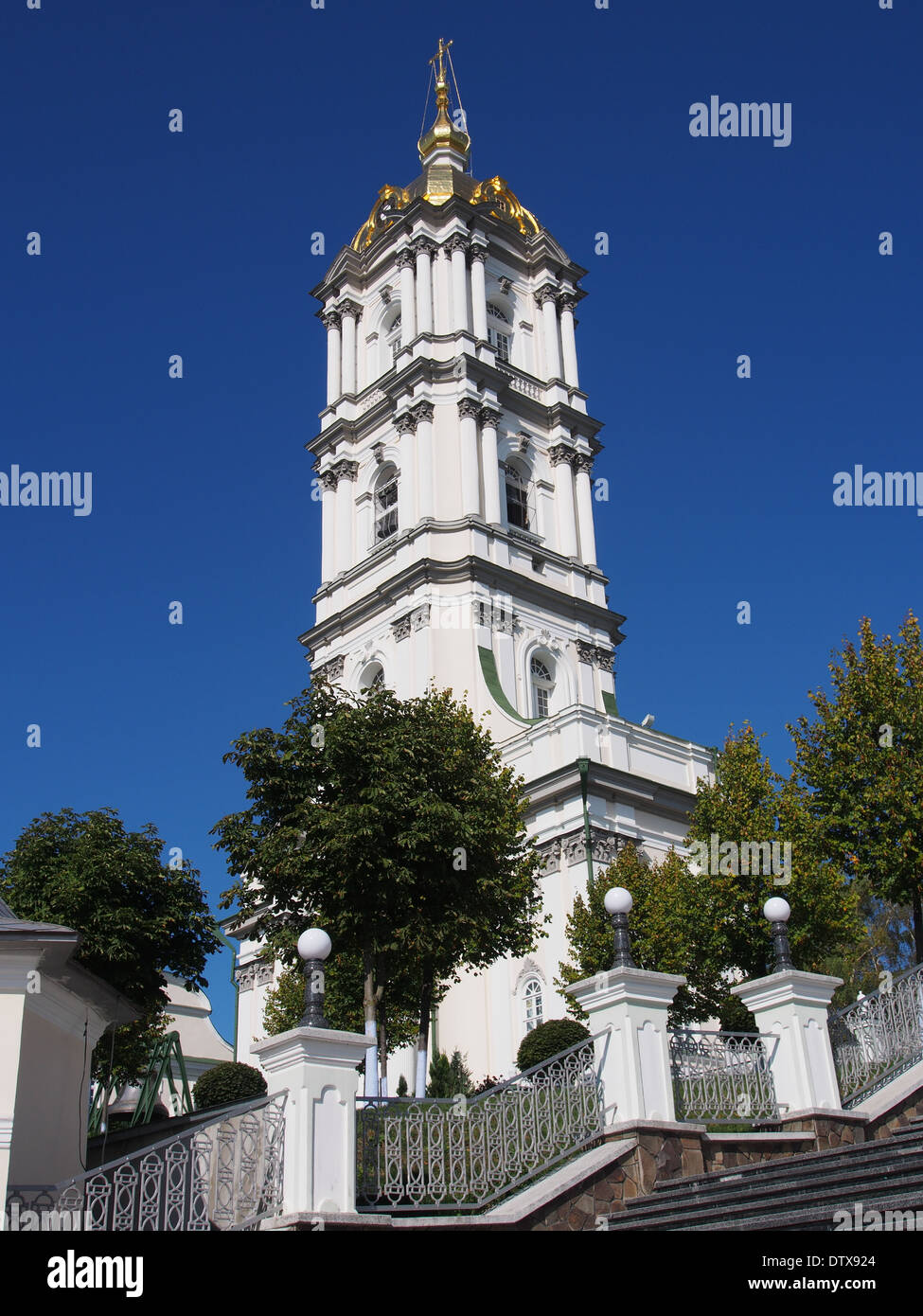 Der Glockenturm an der Heilige Dormition Potschajew Lawra in Potschajew, Ternopil Oblast, Ukraine Stockfoto