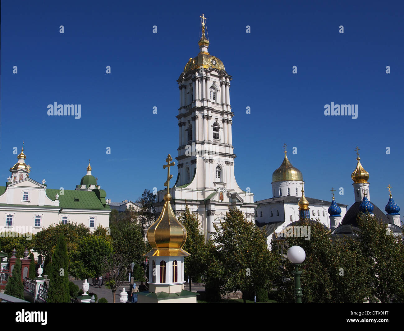 Der Glockenturm an der Heilige Dormition Potschajew Lawra in Potschajew, Ternopil Oblast, Ukraine Stockfoto