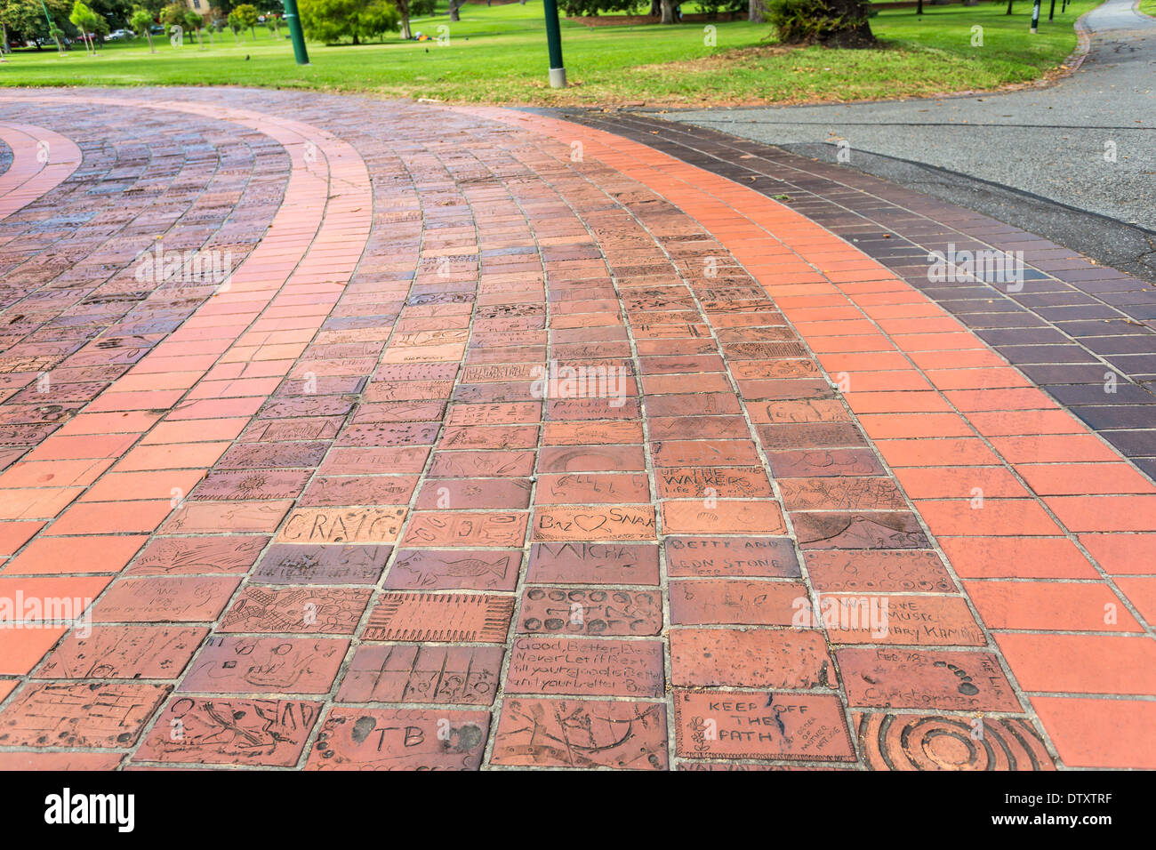 Menschen den Weg in Fitzroy Gardens, Melbourne Australien Stockfoto