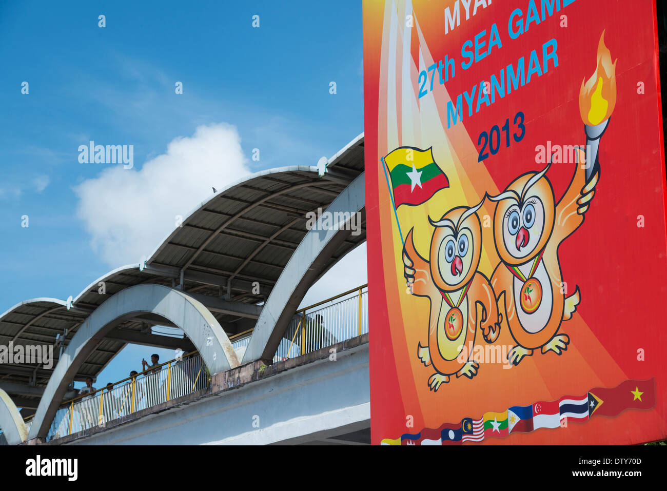 Meer Spiele Plakat. Yangon in der Innenstadt. Myanmar (Burma). Stockfoto