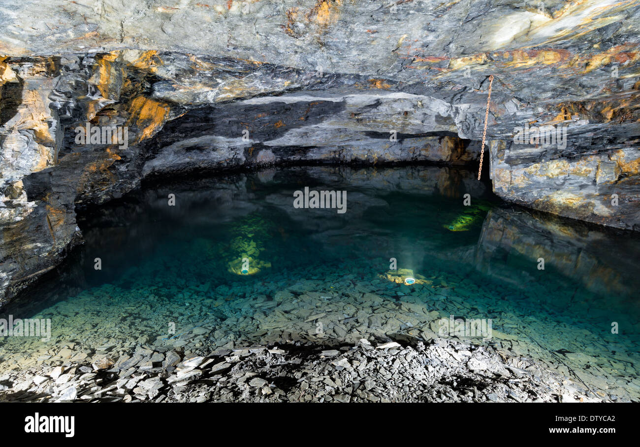 Ein unterirdischer See am Carnglaze Höhlen in der Nähe von St Neot in Cornwall Stockfoto