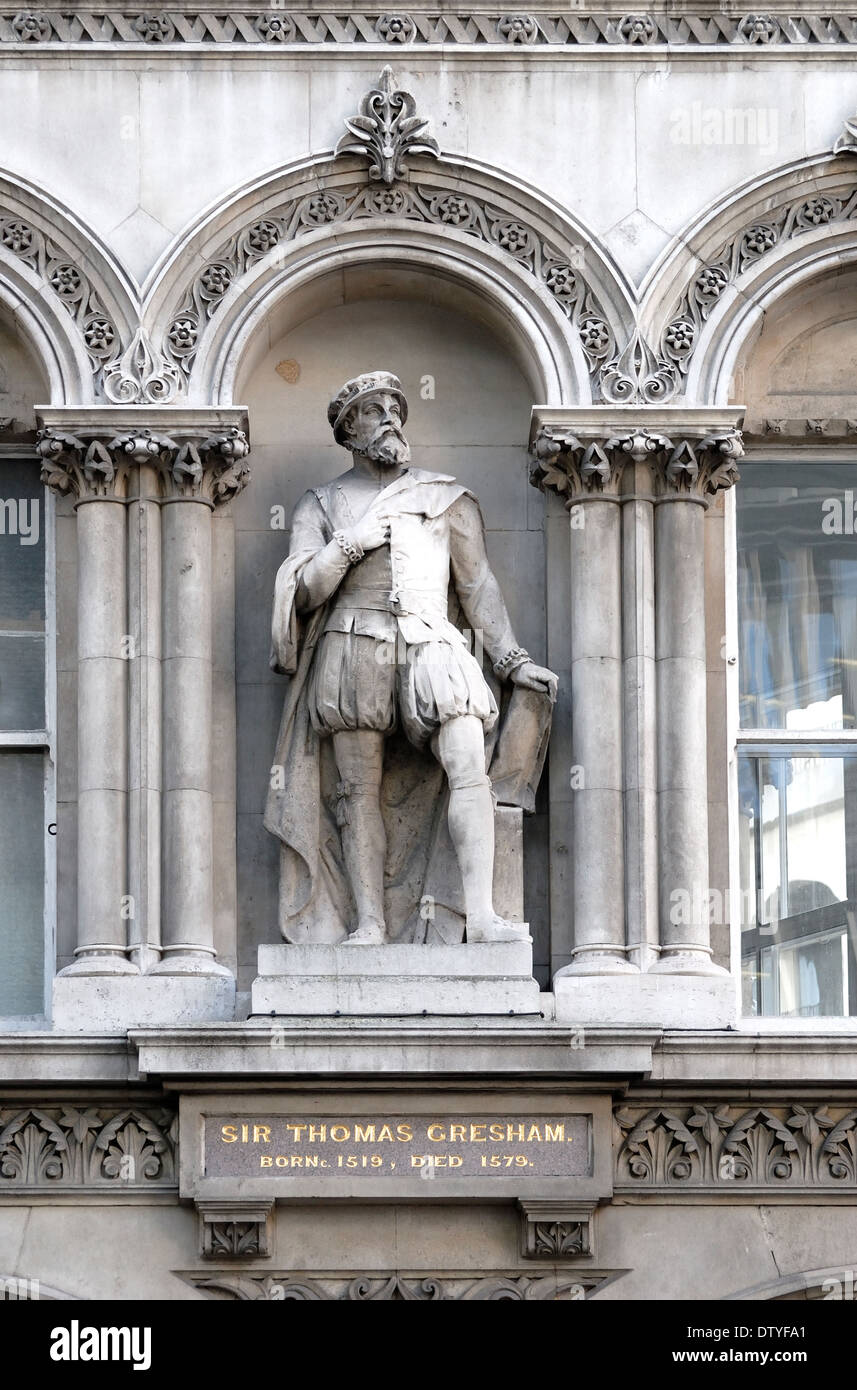 London, England, Vereinigtes Königreich. Mit Blick auf Holborn Viaduct Statue: Sir Thomas Gresham (1519-1579: Gründung der Royal Exchange) Stockfoto
