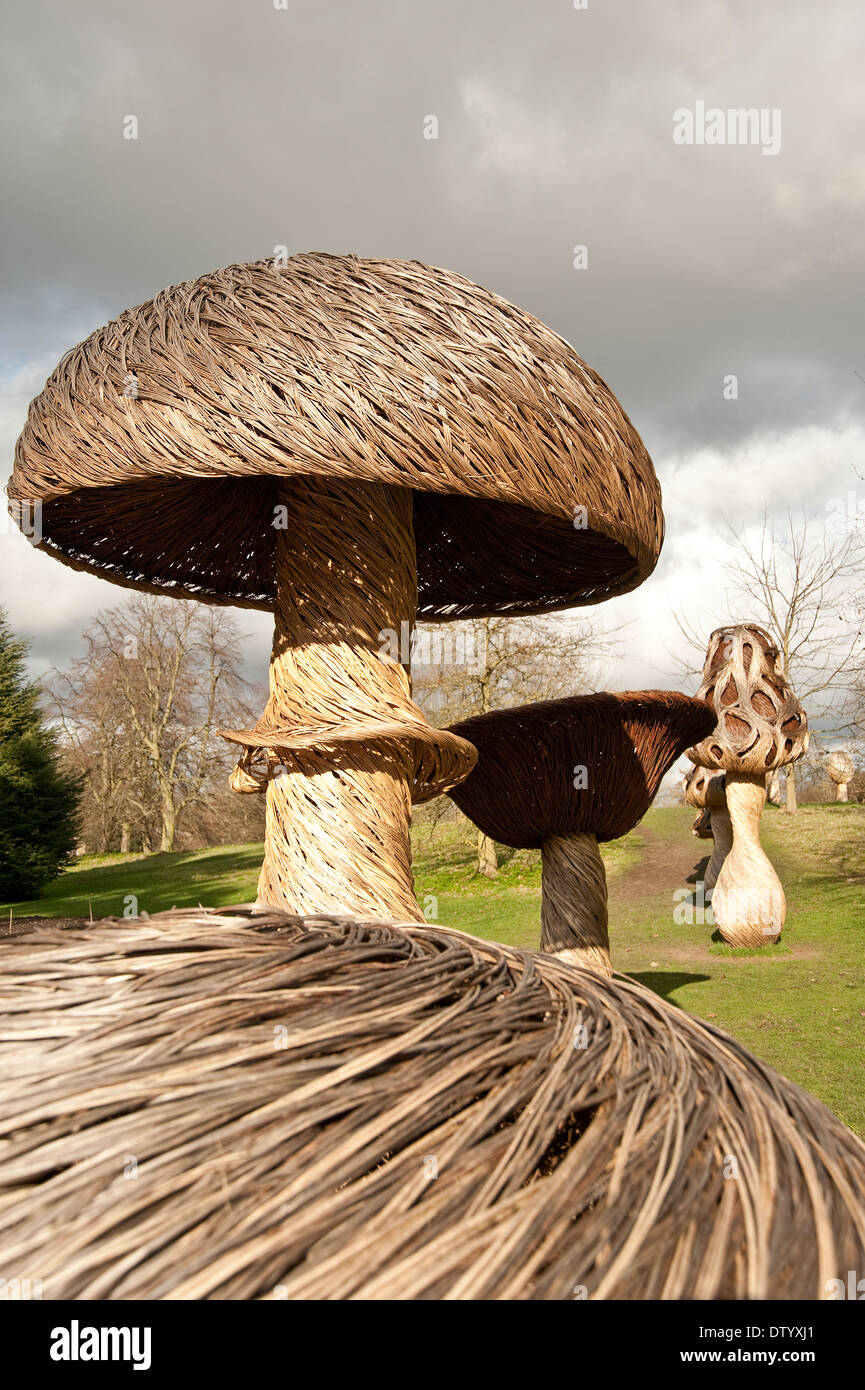 Tom Huber Pilze Skulpturen im Royal Botanic Gardens, Kew Stockfoto