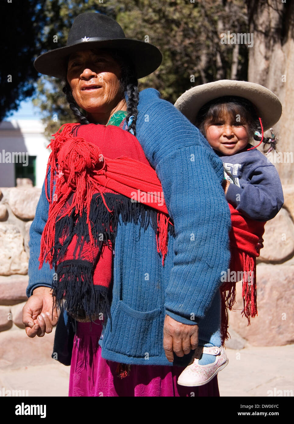 Porträt von einheimische Frau und Kind in Humahuaca, Jujuy, Argentinien Stockfoto