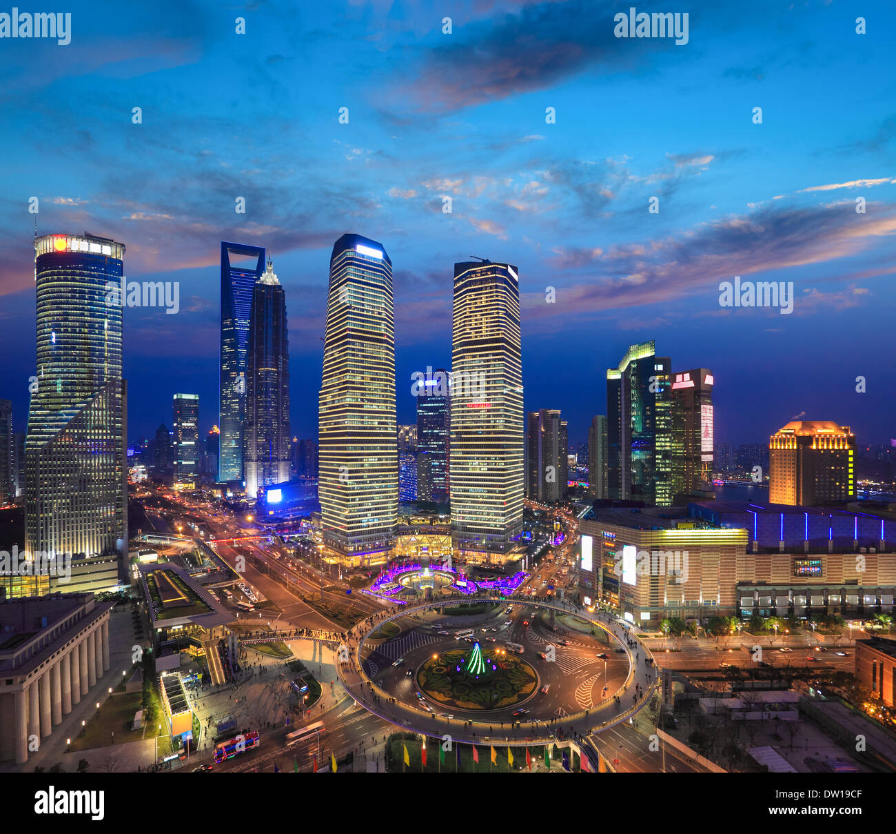 Luftaufnahme von shanghai Skyline bei Sonnenuntergang Stockfoto