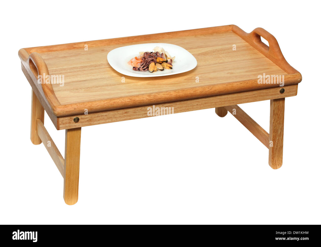 Platte mit Meeresfrüchten auf Holztisch Stockfoto