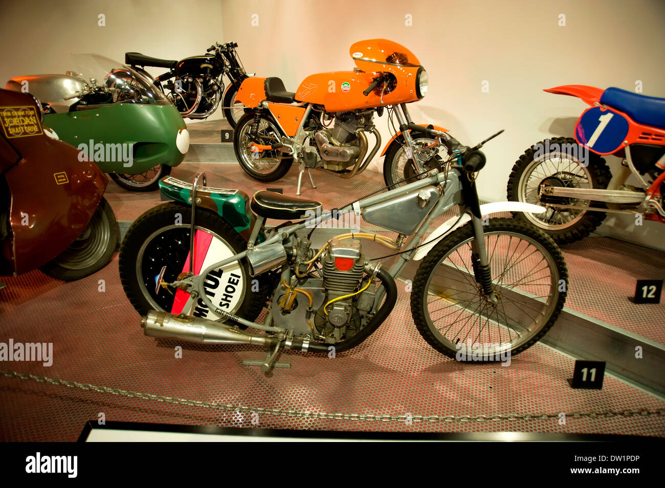 Klassische Motorräder auf dem Display an das Petersen Automotive Museum in Los Angeles Stockfoto