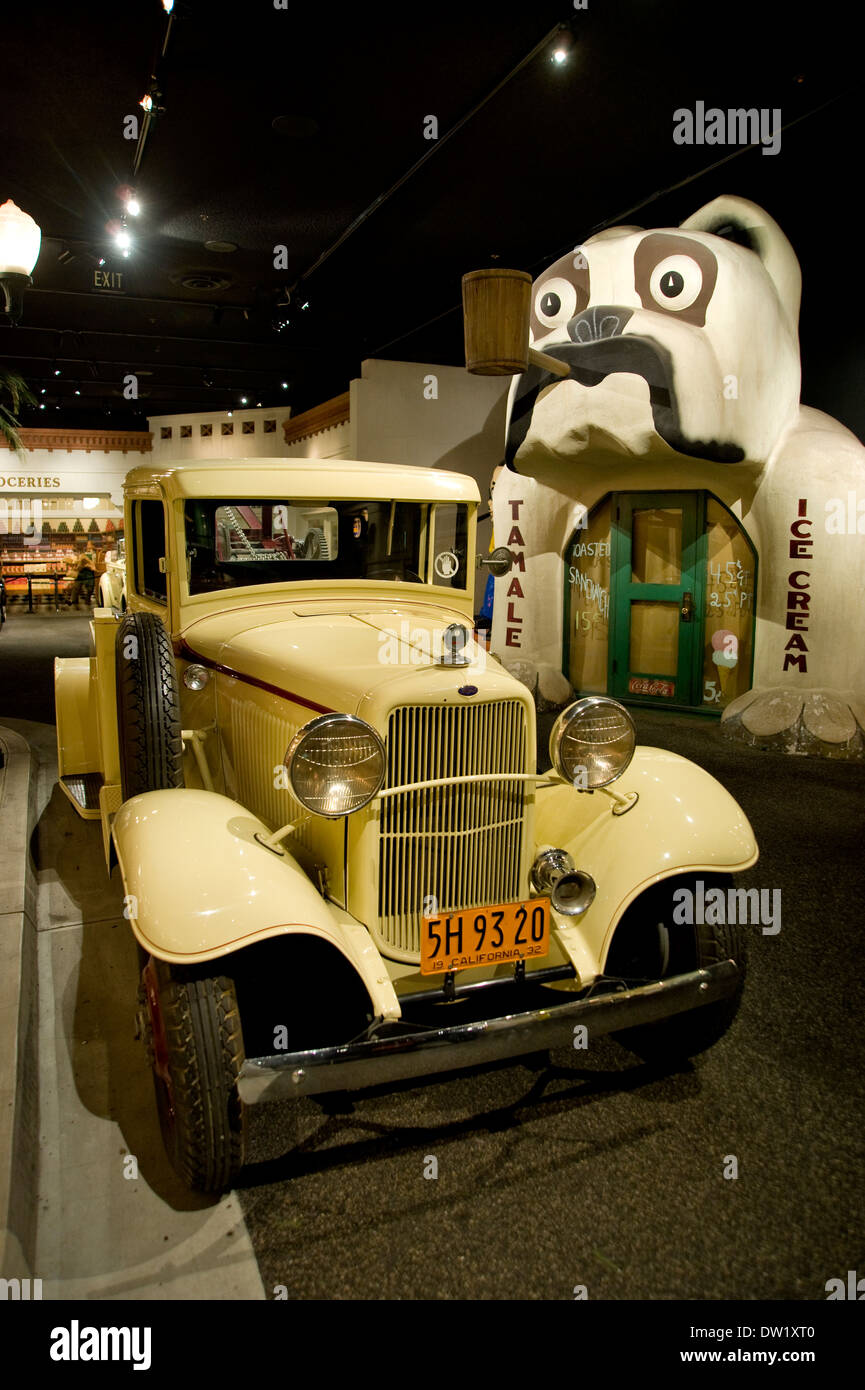 Anzeige bei the Petersen Automotive Museum in Los Angeles Stockfoto