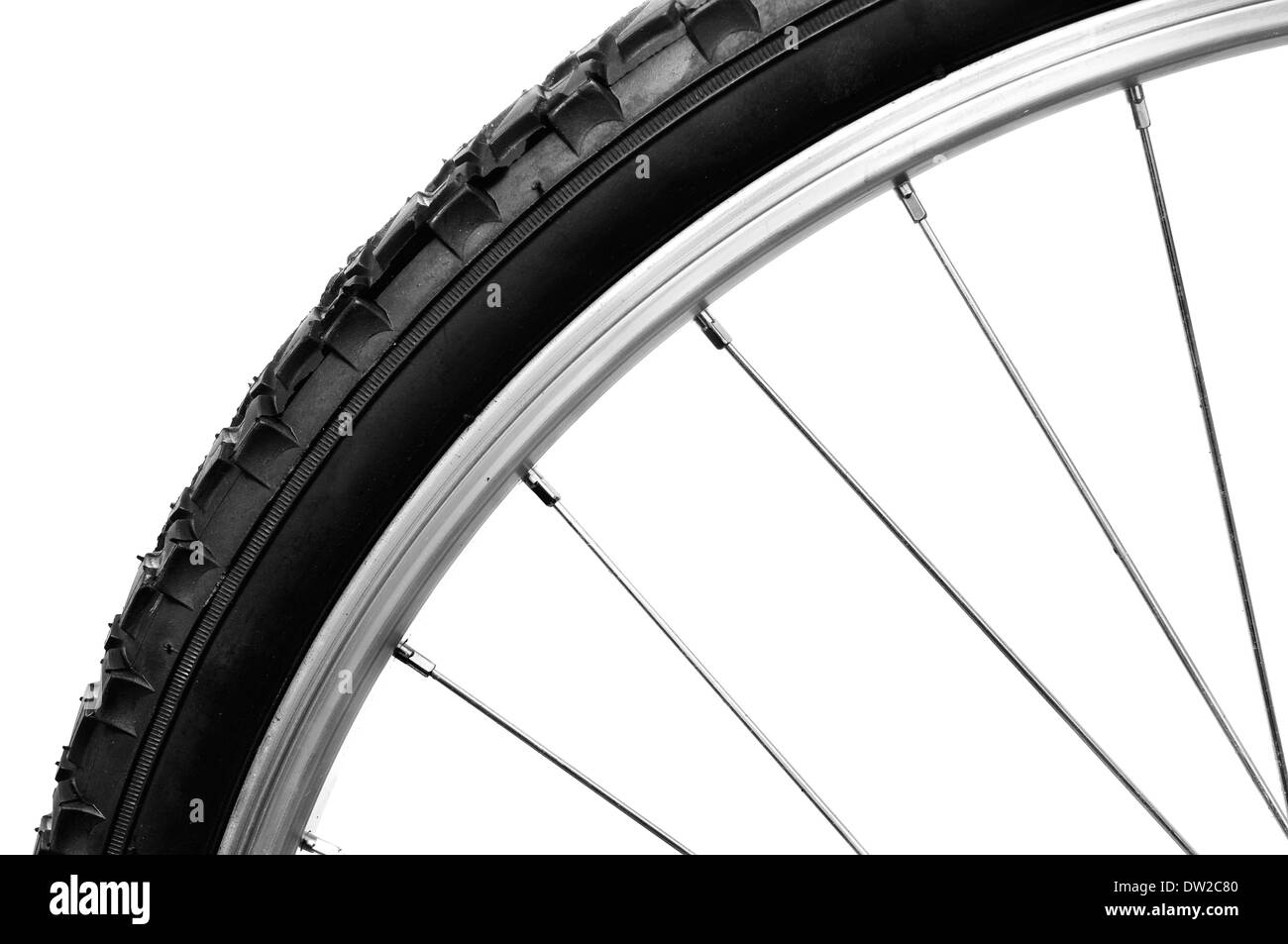 Nahaufnahme von Rad eines Fahrrads auf weißem Hintergrund Stockfoto