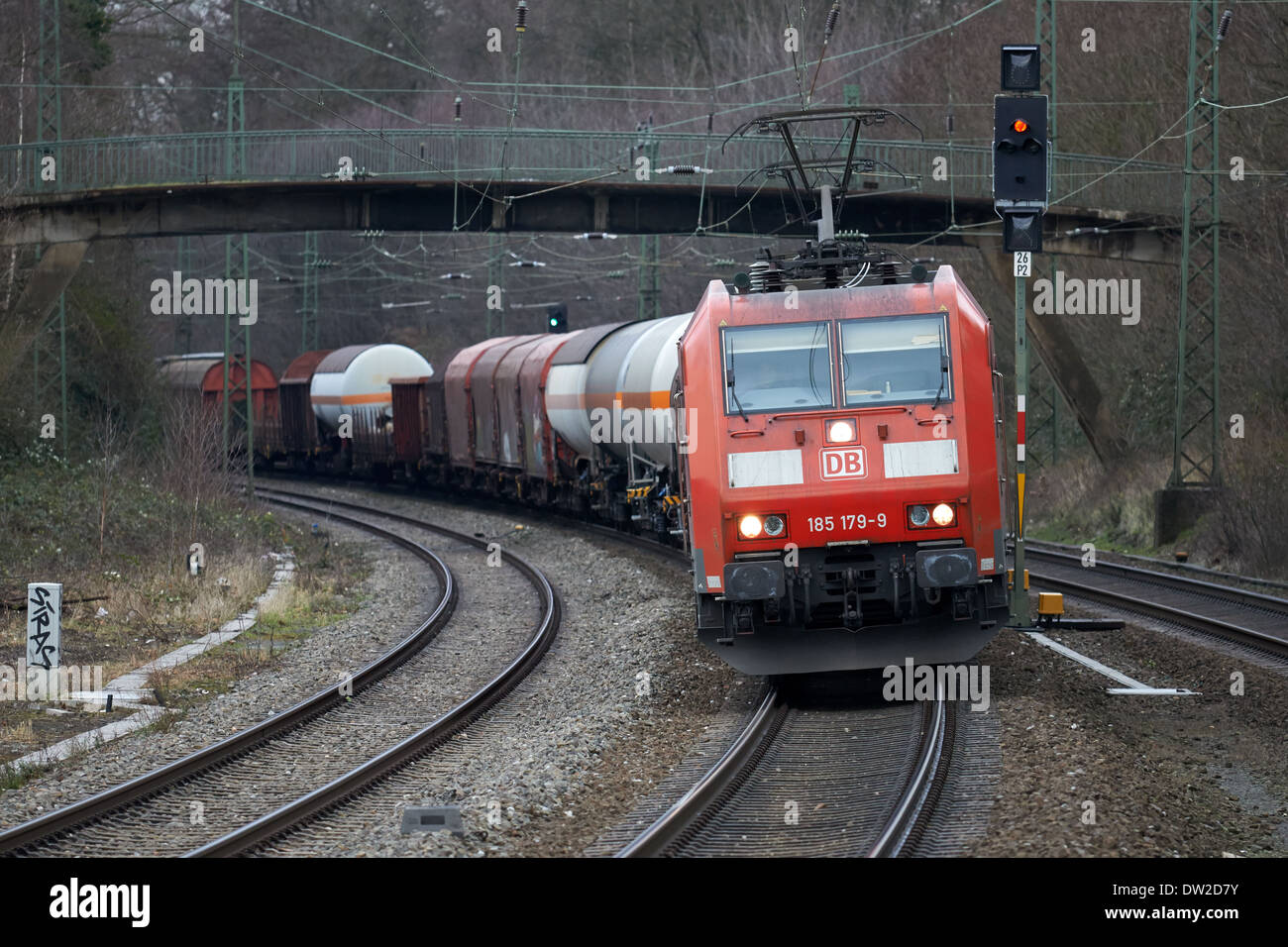 Die Deutsche Bahn Güterzug, Leichlingen, Nordrhein-Westfalen, Deutschland. Stockfoto