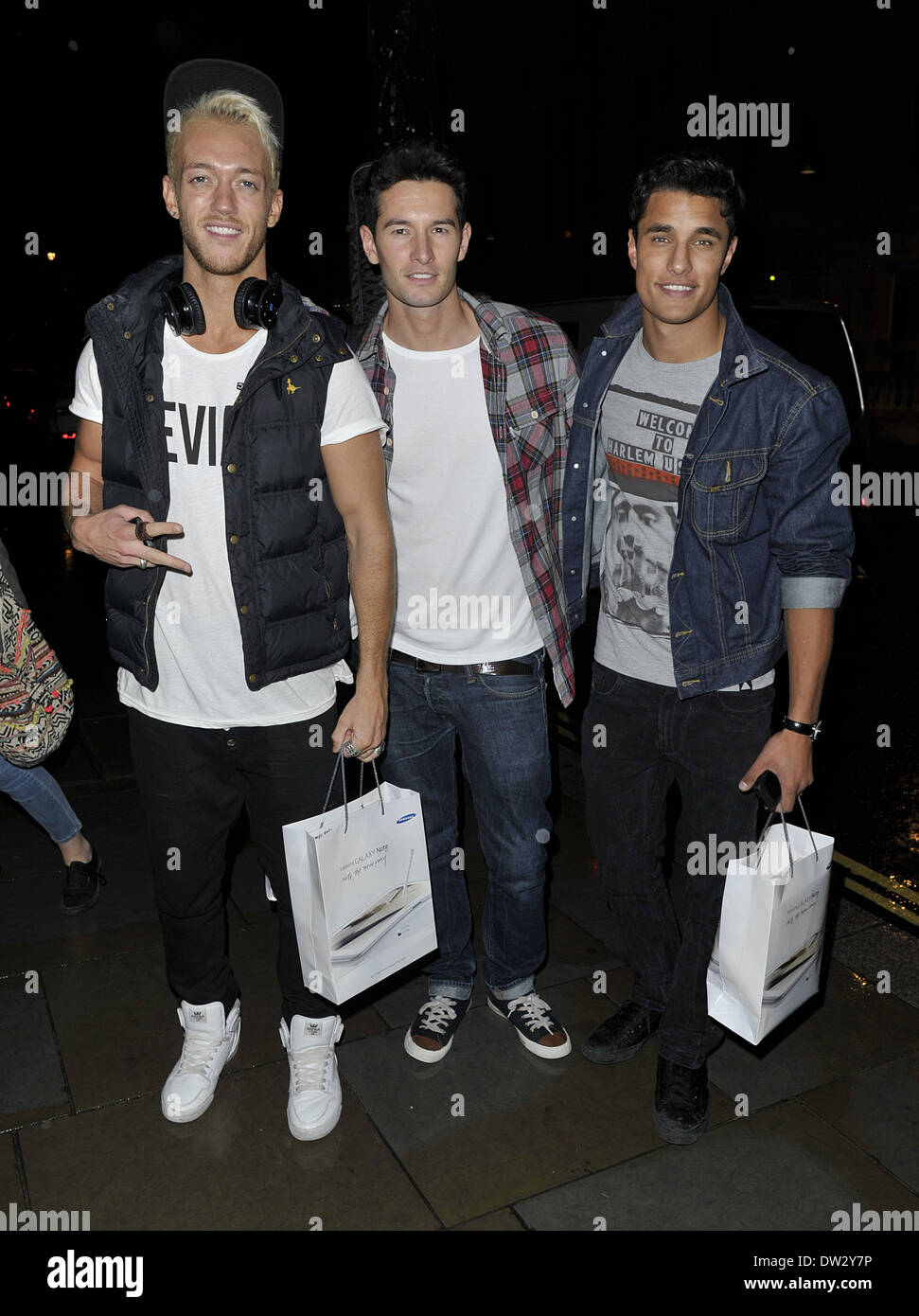 Staz Nair, Luke White und Scott Ritchie mal rot X-Factor Teilnehmer kamen wieder in ihrem Hotel in London-London, England - 02.10.12 wo: London, Vereinigtes Königreich bei: 2. Oktober 2012 Stockfoto