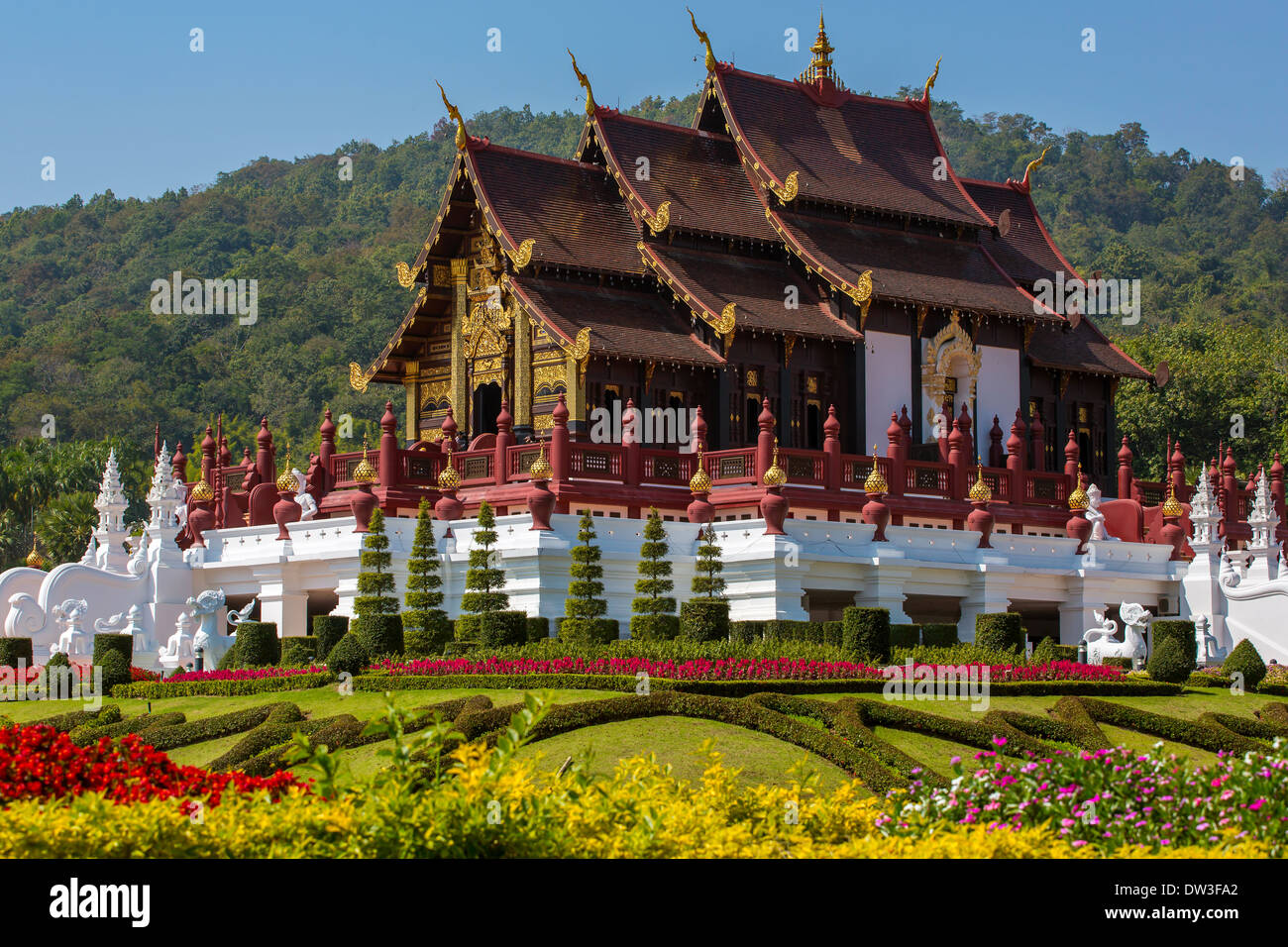 Traditionelle Thai Lanna-Stil-Architektur. Royal Pavillon (Ho Kum Luang) auf Royal Flora Ratchaphreuk, Chiang Mai, Thailand Stockfoto