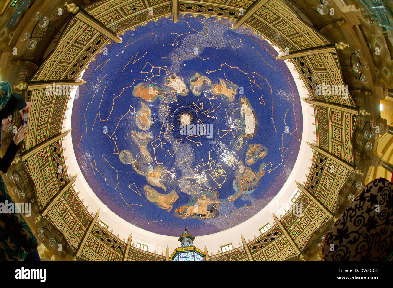 Karte des Himmels an der Decke in das Museum der islamischen Kultur, Stadt Sharjah, Sharjah (Emirat), Vereinigte Arabische Emirate Stockfoto