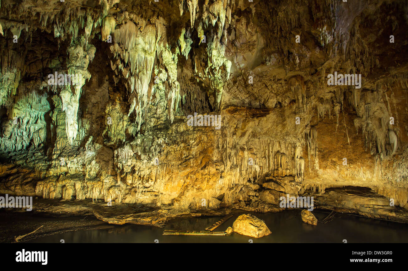 Schöne DG-Höhle in Sappong, Nord-Thailand Stockfoto