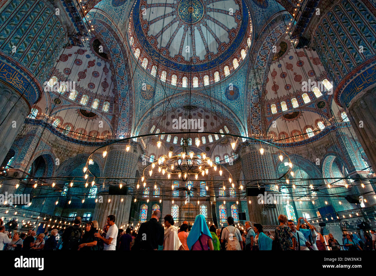 Innenraum der Kuppeln in der blauen Moschee in Istanbul Türkei Stockfoto