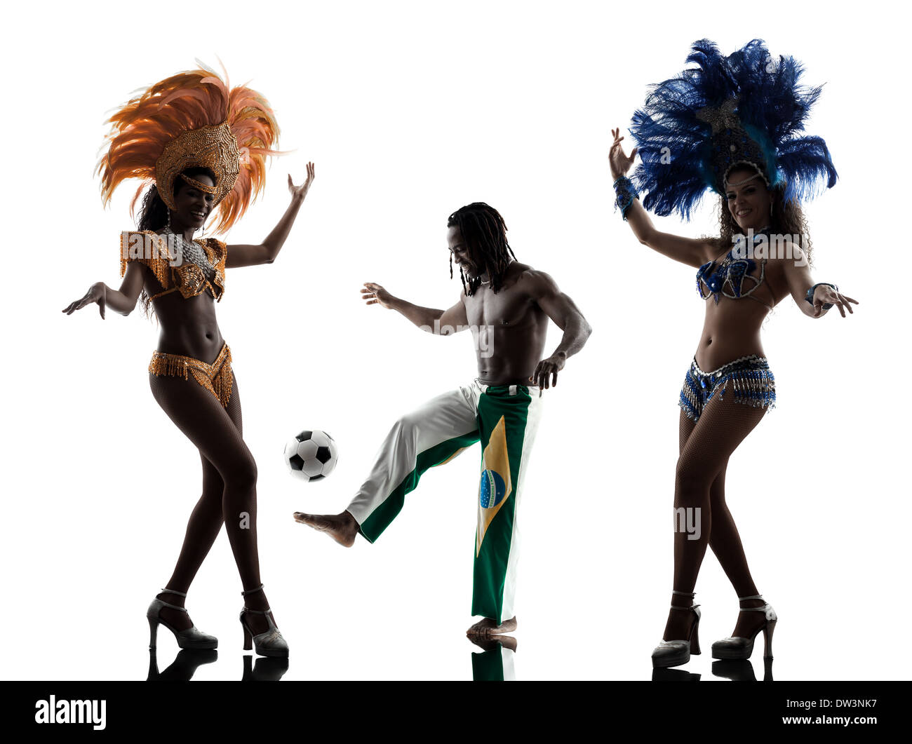 Brasilianische Frauen samba Tänzer und Fußball Spieler Mann tanzen Silhouette auf weißem Hintergrund Stockfoto