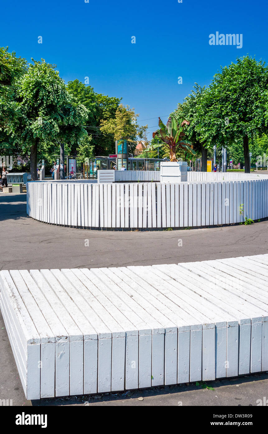 Aby Warburg Spirale Sitzbank von Bert Theis 2002, Place de la République, Straßburg, Elsass, Frankreich, Europa, Stockfoto