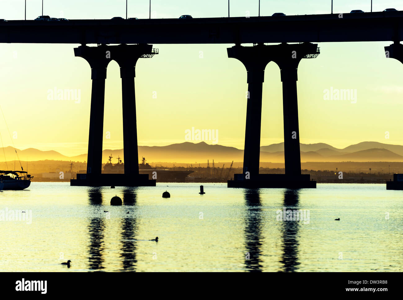 Coronado Bridge und San Diego Hafen am Morgen. Coronado, Kalifornien, Vereinigte Staaten. Stockfoto