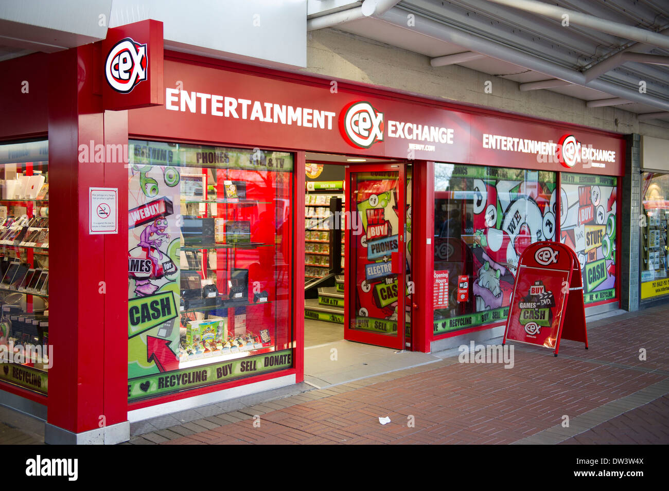 Ein CEX exchange Store in Cwmbran. Stockfoto